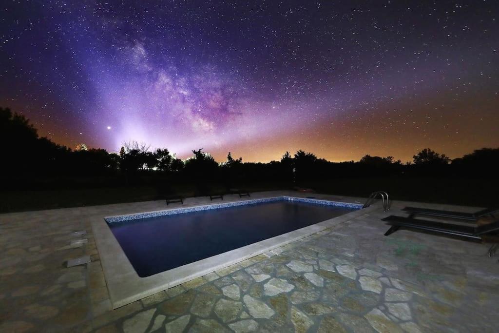 Holiday House Aurora Borealis Ervenik エクステリア 写真